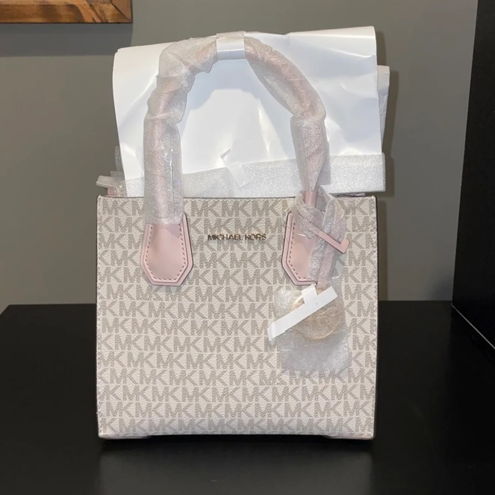 Michael Kors Mercer Medium Crossbody Bag Pink NWT